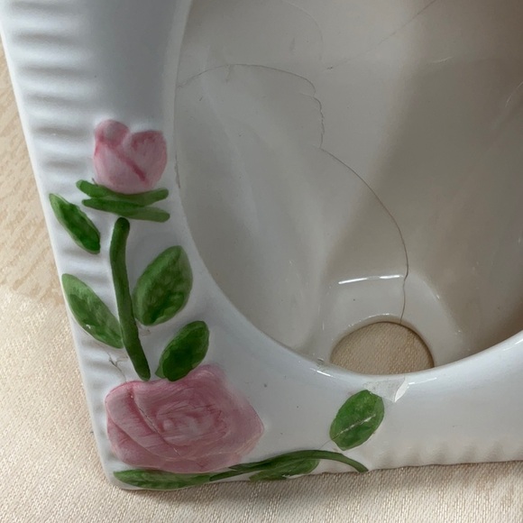 Vintage Floral Ceramic Vase and Frames Butterflies and Flowers - Picture 13 of 16